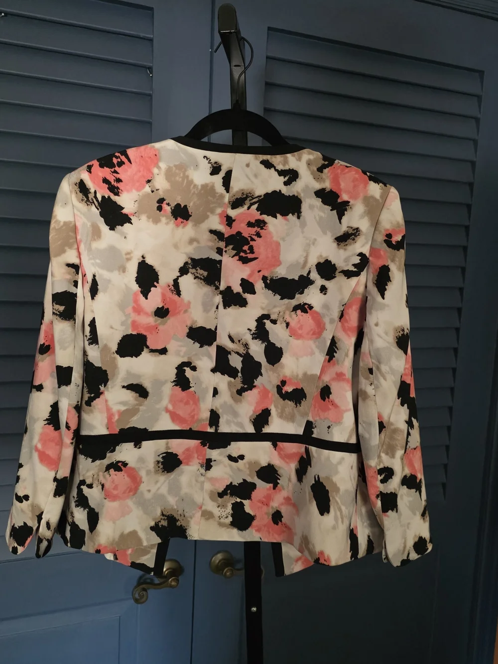 Kasper Floral Print Open-Front Blazer in Coral, Black, White